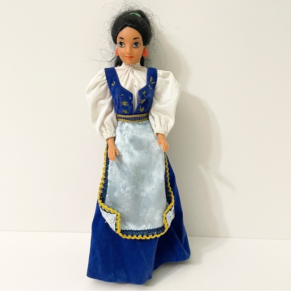 Vintage Aladdin Jasmine Doll in Barbie Icelandic Outfit - Picture 16 of 16